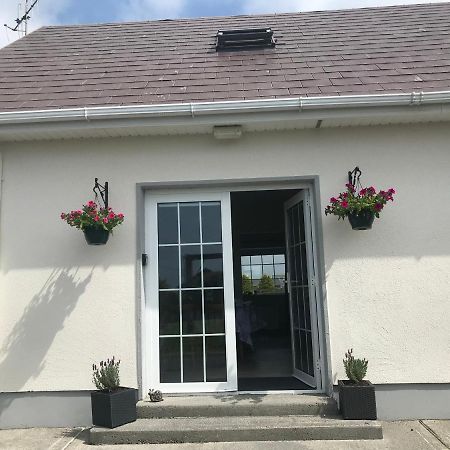 Loch Nuala Apartment Голуей Екстериор снимка
