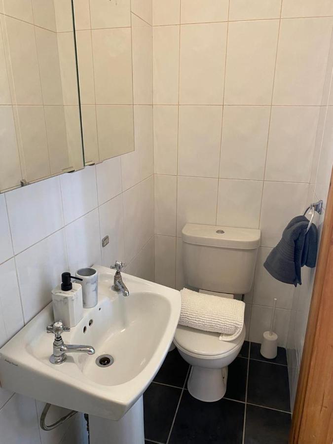 Loch Nuala Apartment Голуей Екстериор снимка